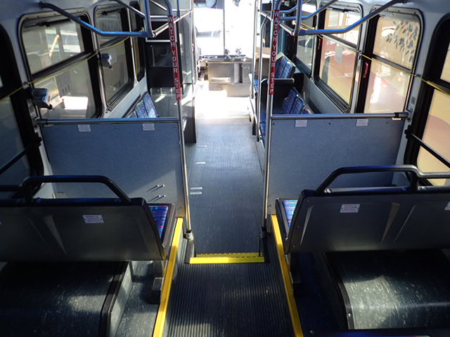 2008 Gillig LF30 28 Passenger Transit Bus - T91483 - Image 8