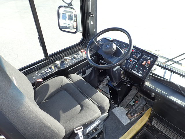 2008 Gillig LF30 28 Passenger Transit Bus - T91484 - Image 5