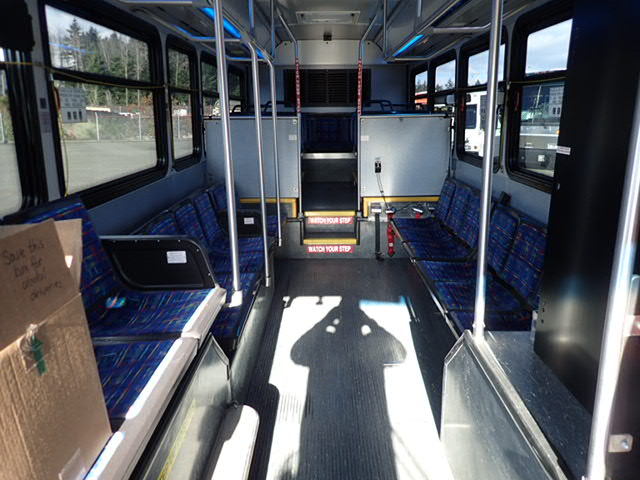 2008 Gillig LF30 28 Passenger Transit Bus - T91484 - Image 6