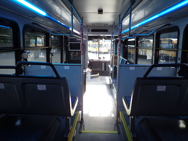 2008 Gillig LF30 28 Passenger Transit Bus - T91484 - Image 9