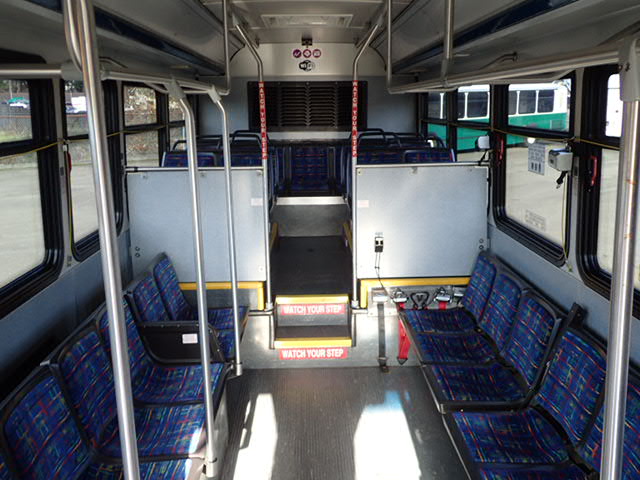 2008 Gillig LF30 28 Passenger Transit Bus - T91485 - Image 6