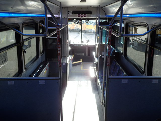 2008 Gillig LF30 28 Passenger Transit Bus - T91485 - Image 8