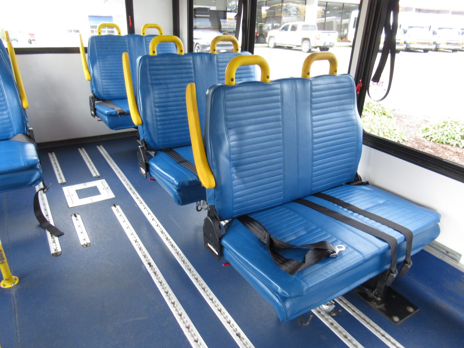 2012 Chevrolet Startrans 10 Passenger ADA Shuttle Bus - S01153 - Image 8