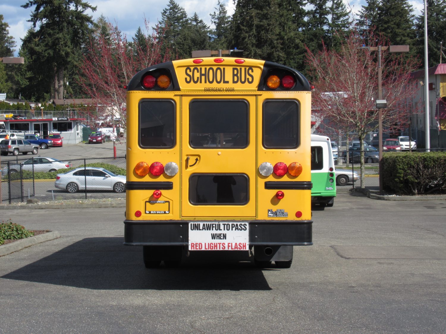 2005 International CE-300 71 Passenger Conventional School Bus - B75505 - Image 11