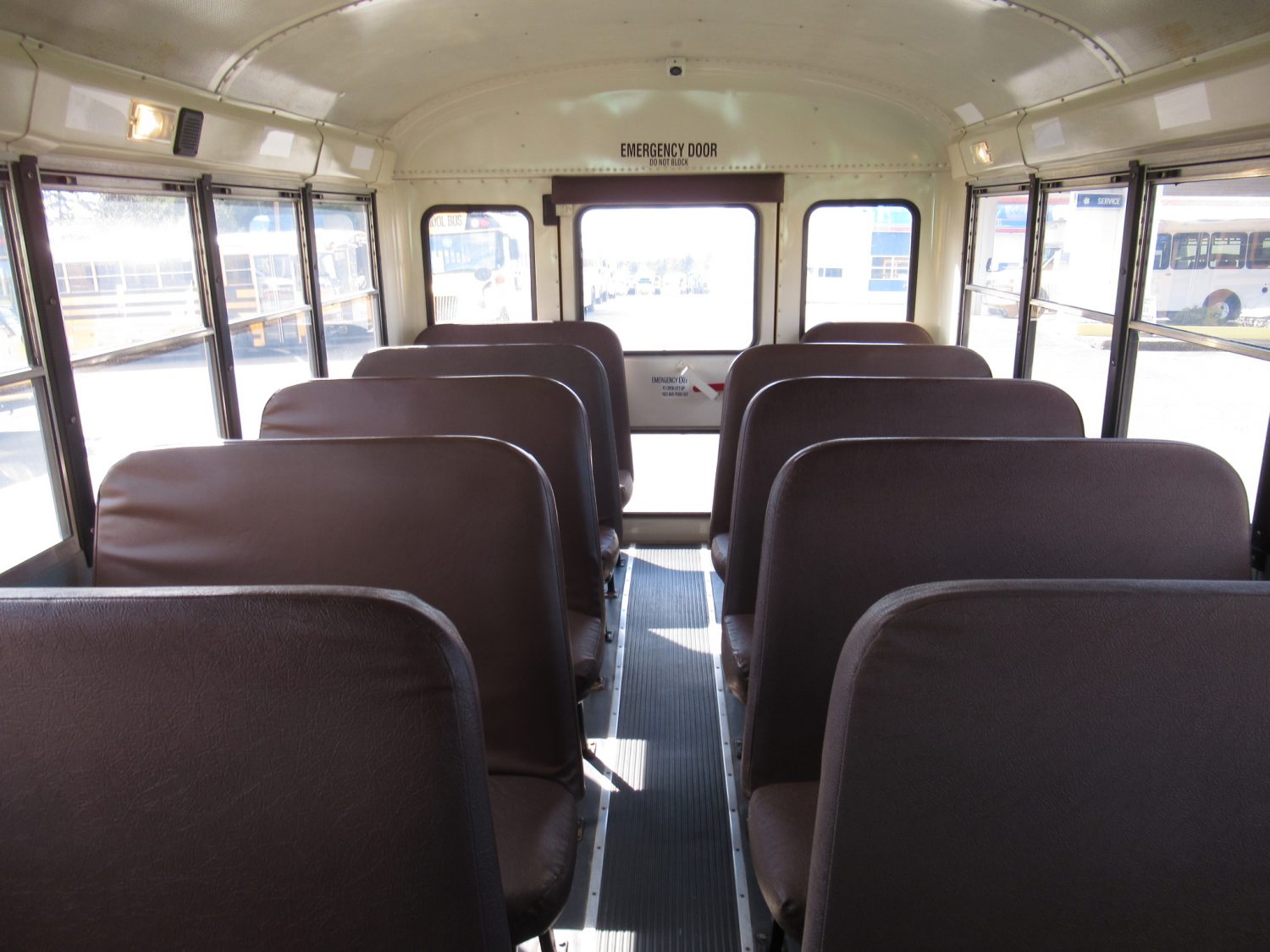 2005 International CE-300 71 Passenger Conventional School Bus - B75505 - Image 7