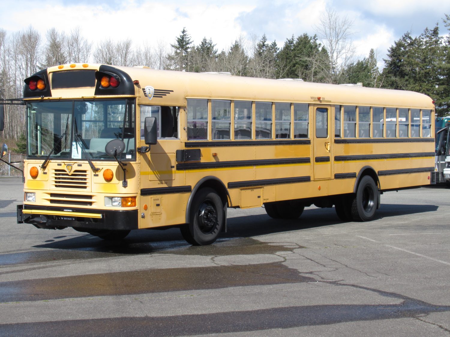 2007 International FE-300 84 Passenger School Bus - B08700 - Image 2