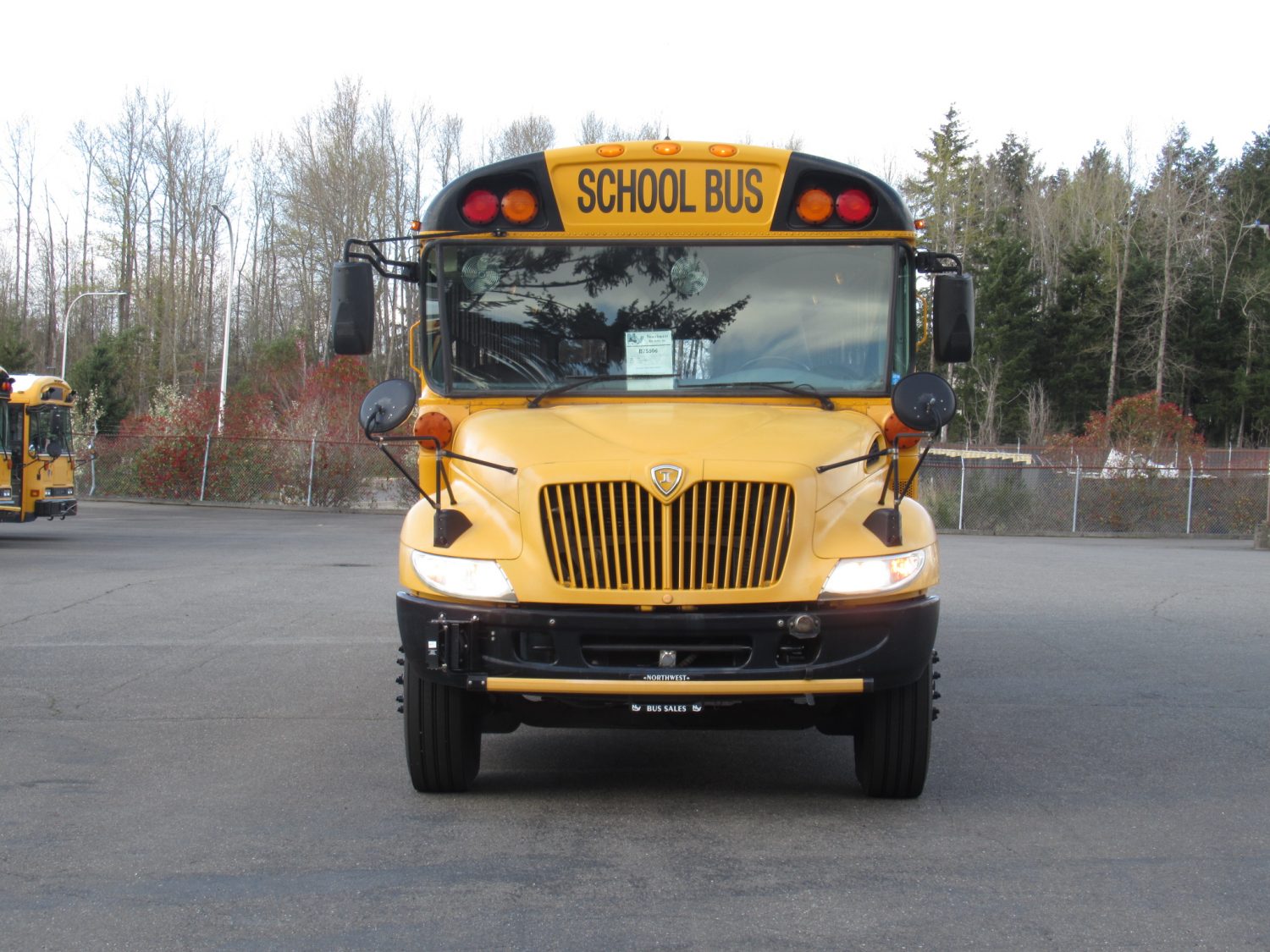2005 International CE-300 71 Passenger Conventional School Bus - B75506 - Image 11