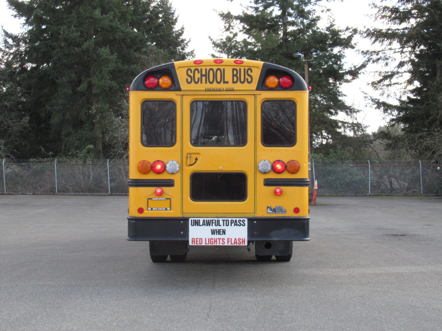 2005 International CE-300 71 Passenger Conventional School Bus - B75506 - Image 10