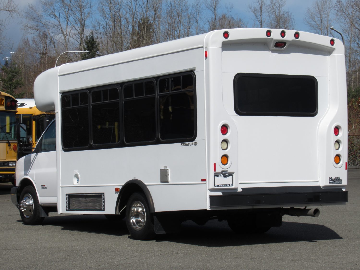 2013 Chevrolet Startrans 12 + 2 ADA Shuttle Bus - S18377 - Image 4
