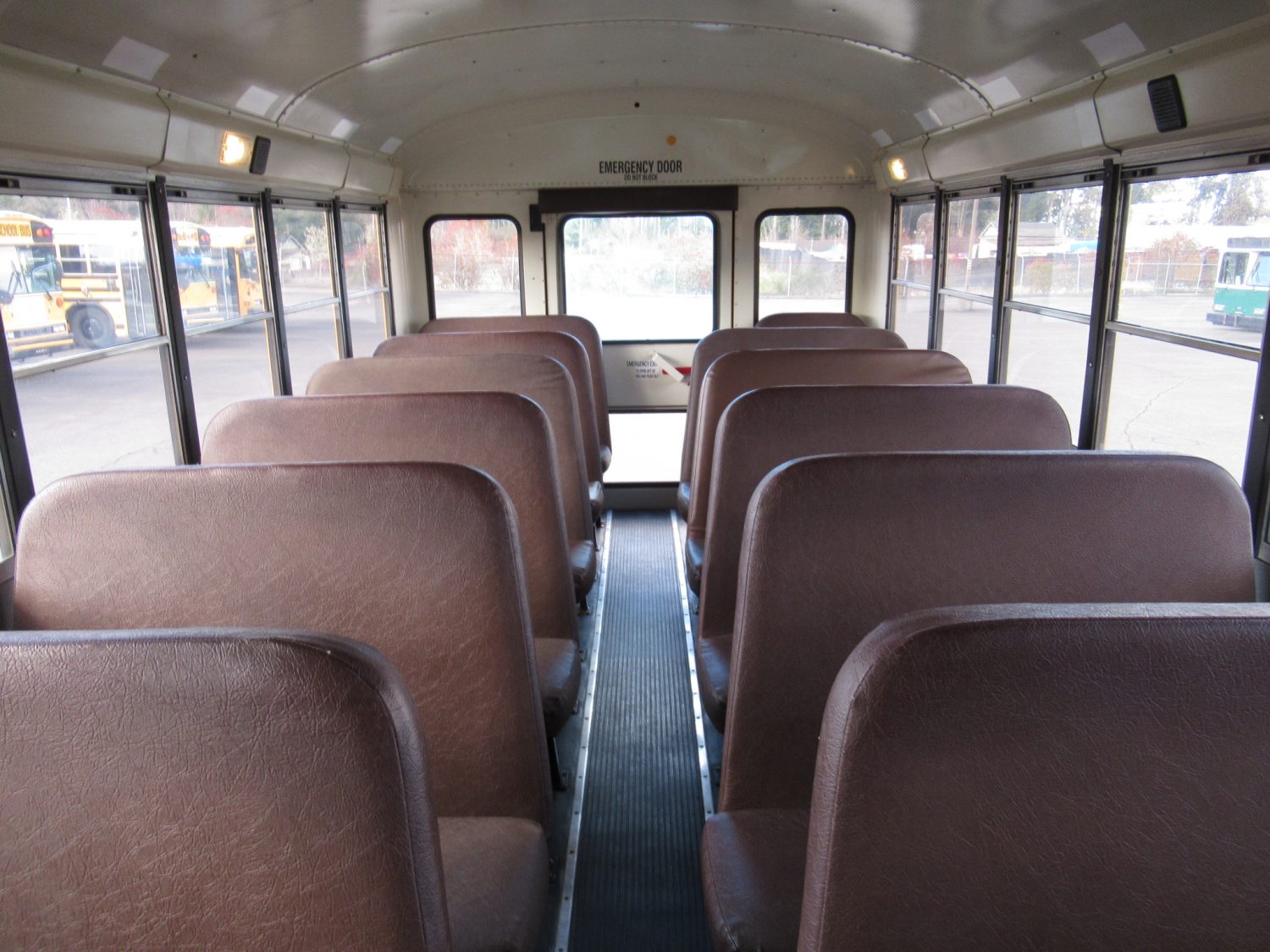2005 International CE-300 71 Passenger Conventional School Bus - B75506 - Image 7