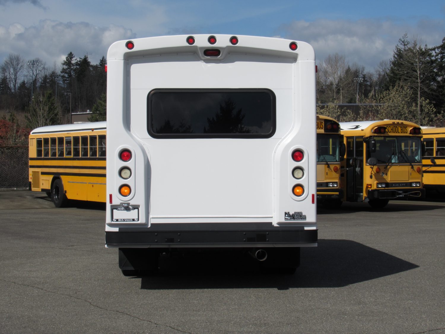 2013 Chevrolet Startrans 12 + 2 ADA Shuttle Bus - S18377 - Image 11