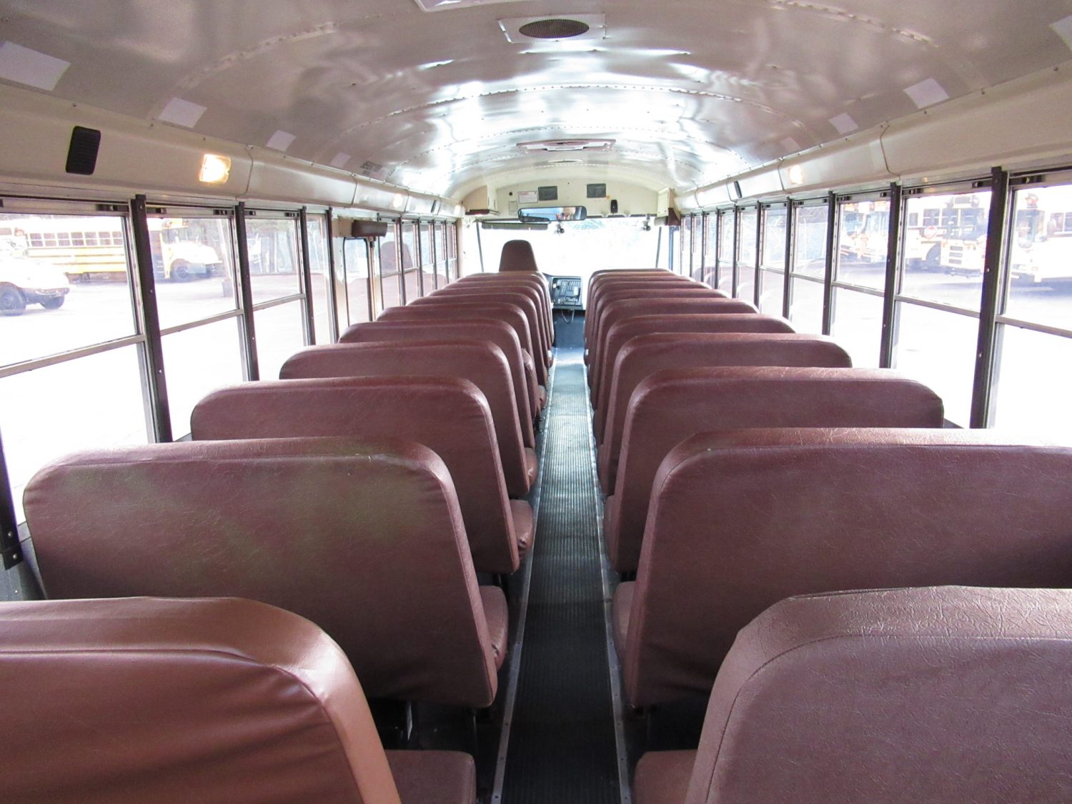 2005 International CE-300 71 Passenger Conventional School Bus - B75506 - Image 8