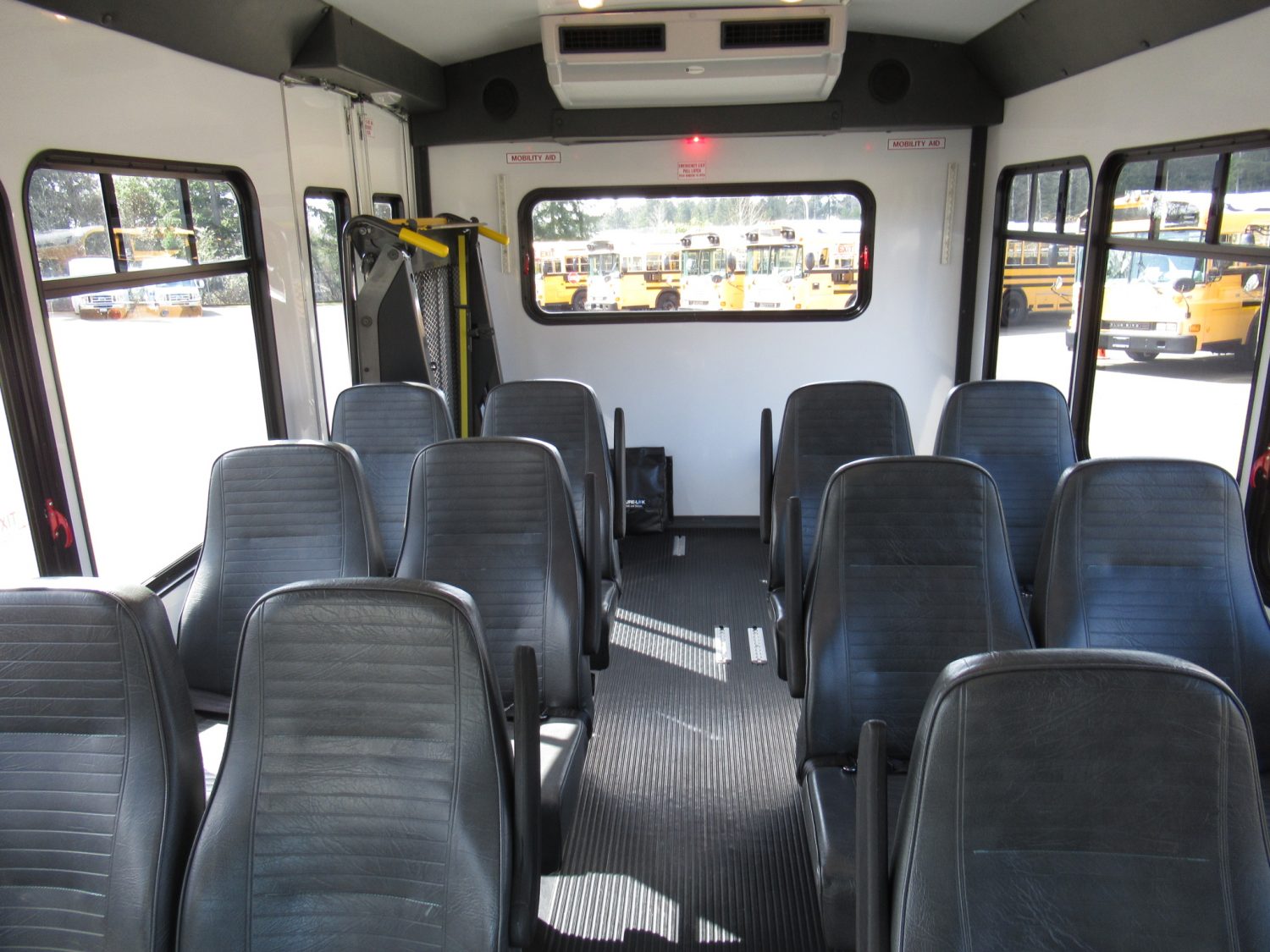 2013 Chevrolet Startrans 12 + 2 ADA Shuttle Bus - S18377 - Image 6