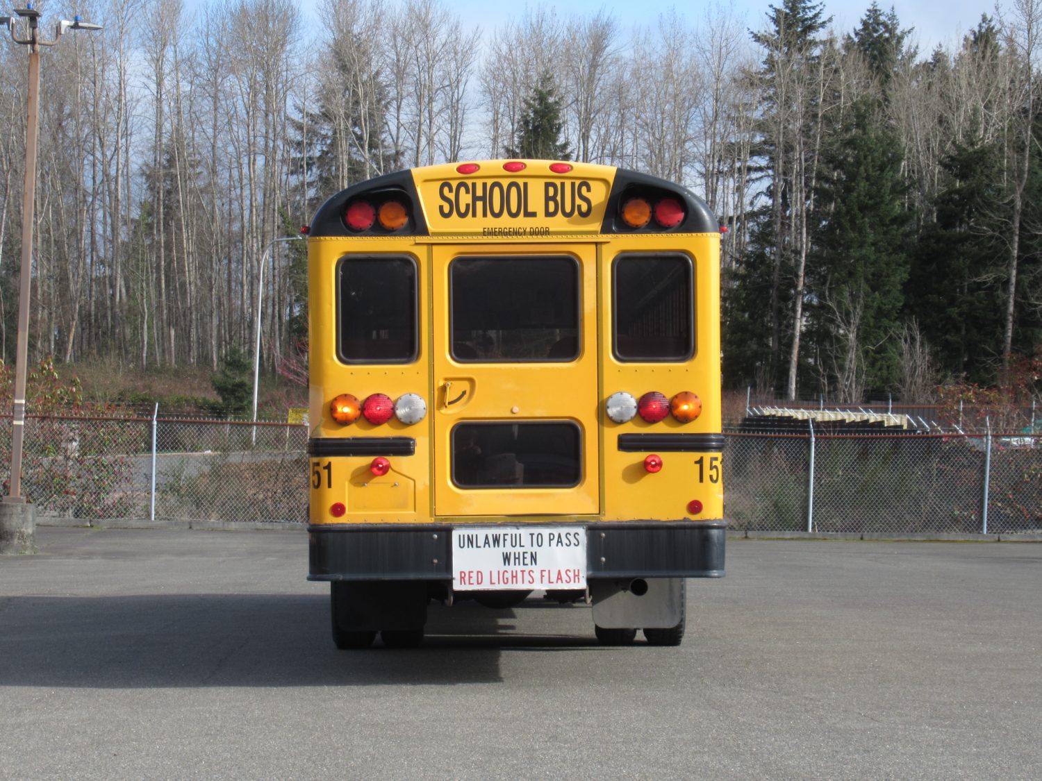 2005 International CE-300 71 Passenger Conventional School Bus - B75503 - Image 11