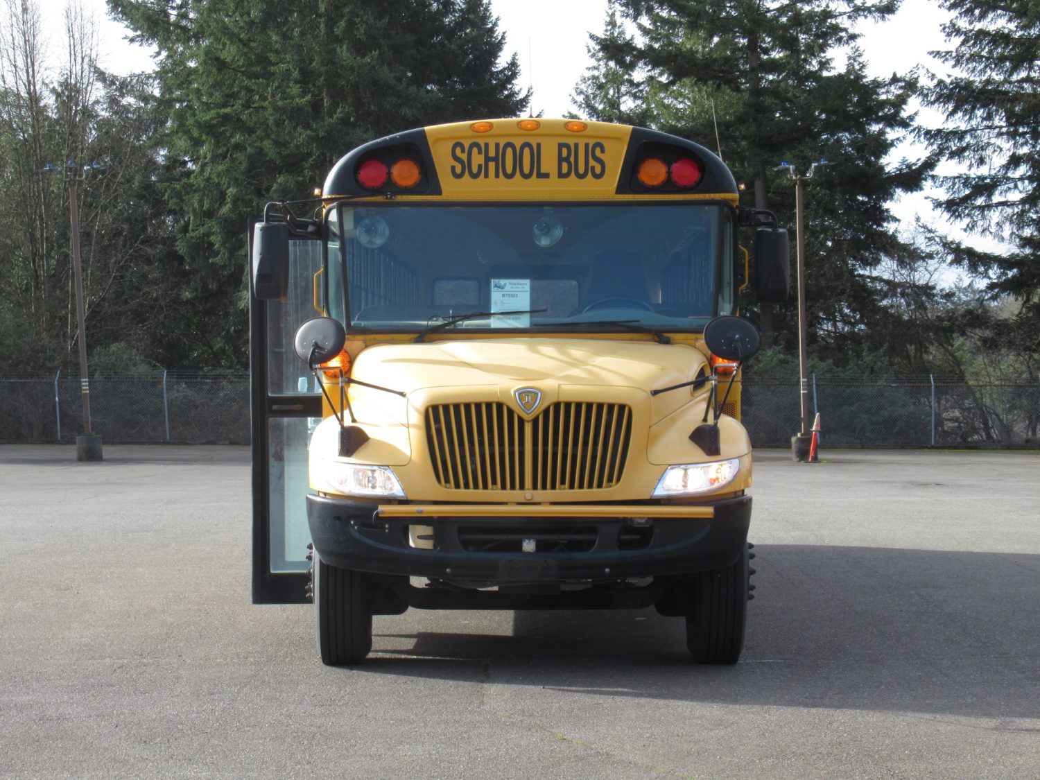 2005 International CE-300 71 Passenger Conventional School Bus - B75503 - Image 12