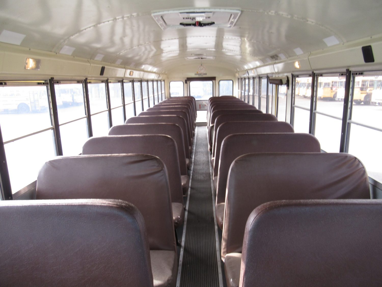 2005 International CE-300 71 Passenger Conventional School Bus - B75503 - Image 6