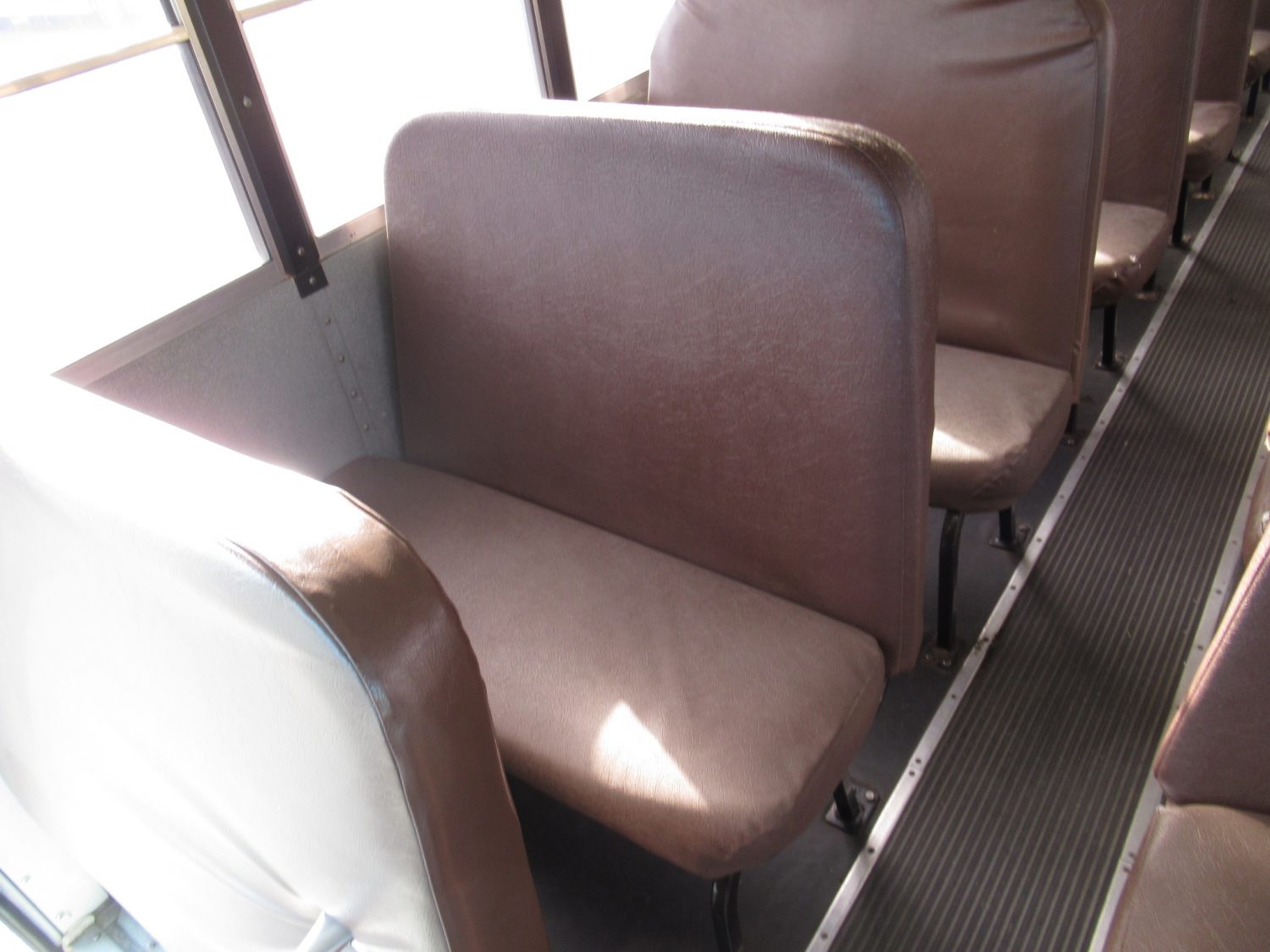 2005 International CE-300 71 Passenger Conventional School Bus - B75503 - Image 9