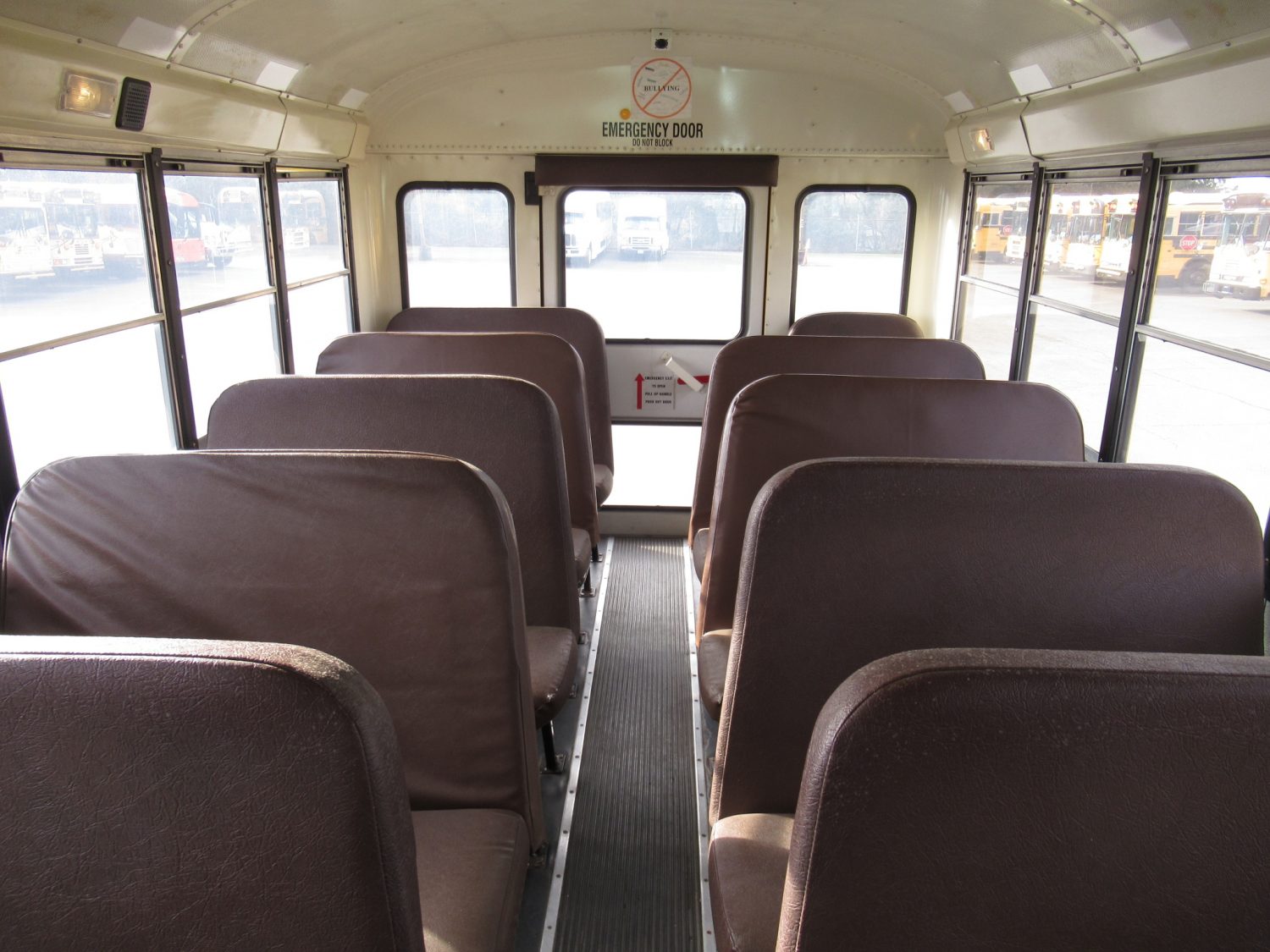 2005 International CE-300 71 Passenger Conventional School Bus - B75503 - Image 7