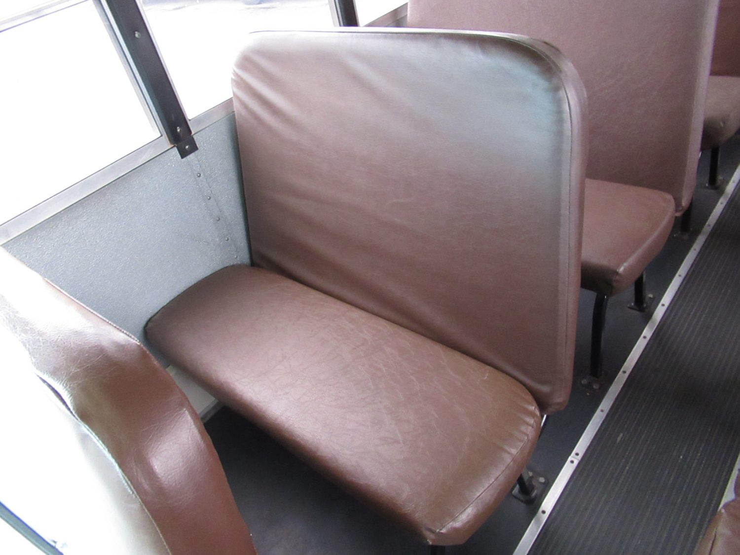 2005 International CE-300 71 Passenger Conventional School Bus - B11826 - Image 9