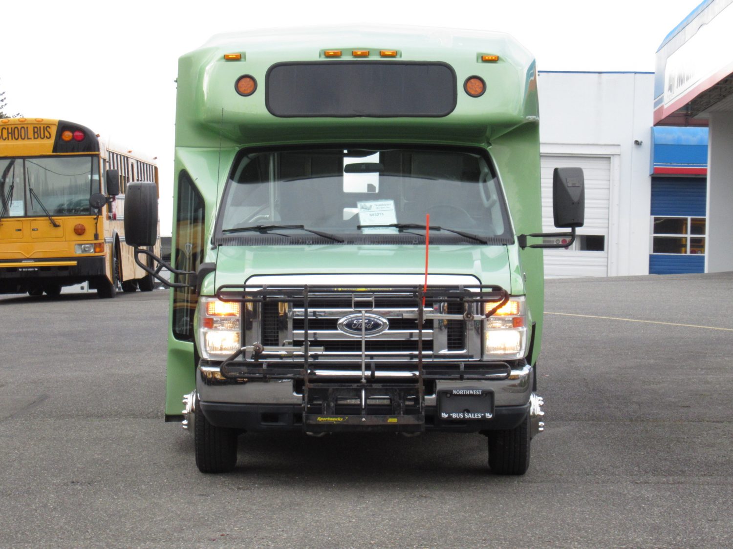 2011 Ford Eldorado Aerotech 14 Passenger Shuttle Bus - S63213 - Image 12