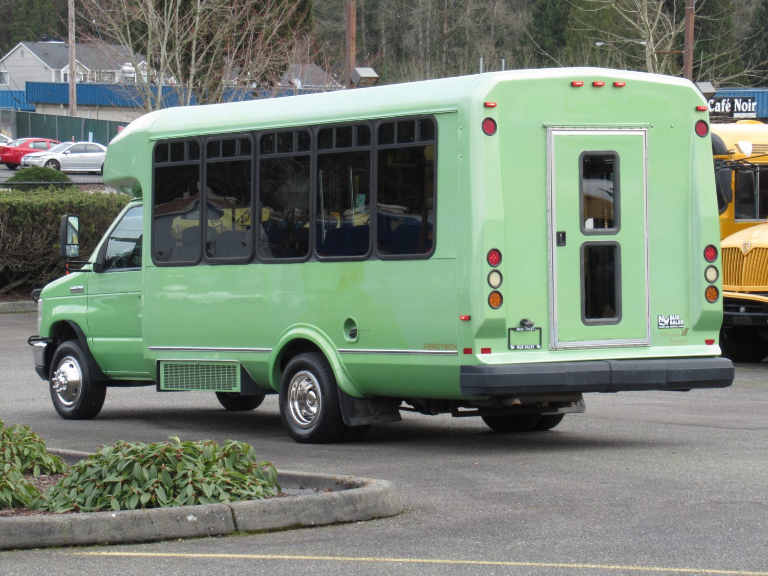 2011 Ford Eldorado Aerotech 14 Passenger Shuttle Bus - S63213 - Image 4