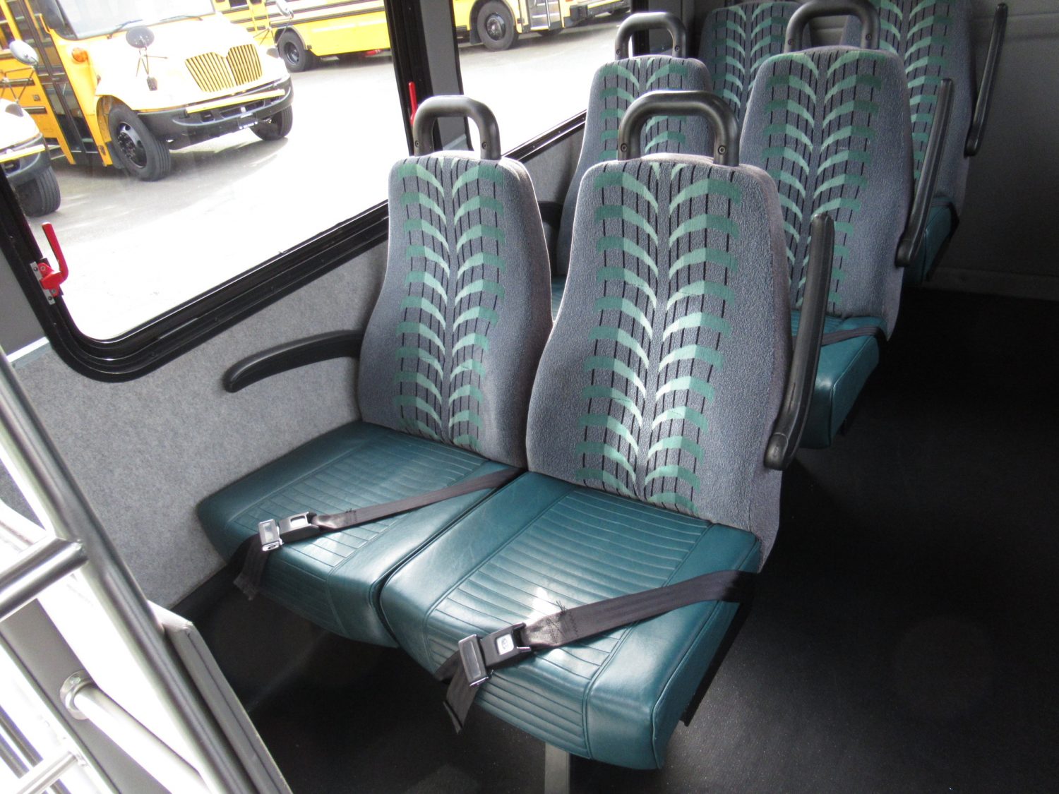 2015 Ford Ameritrans 14 + Rear Luggage Shuttle Bus - S07751 - Image 9