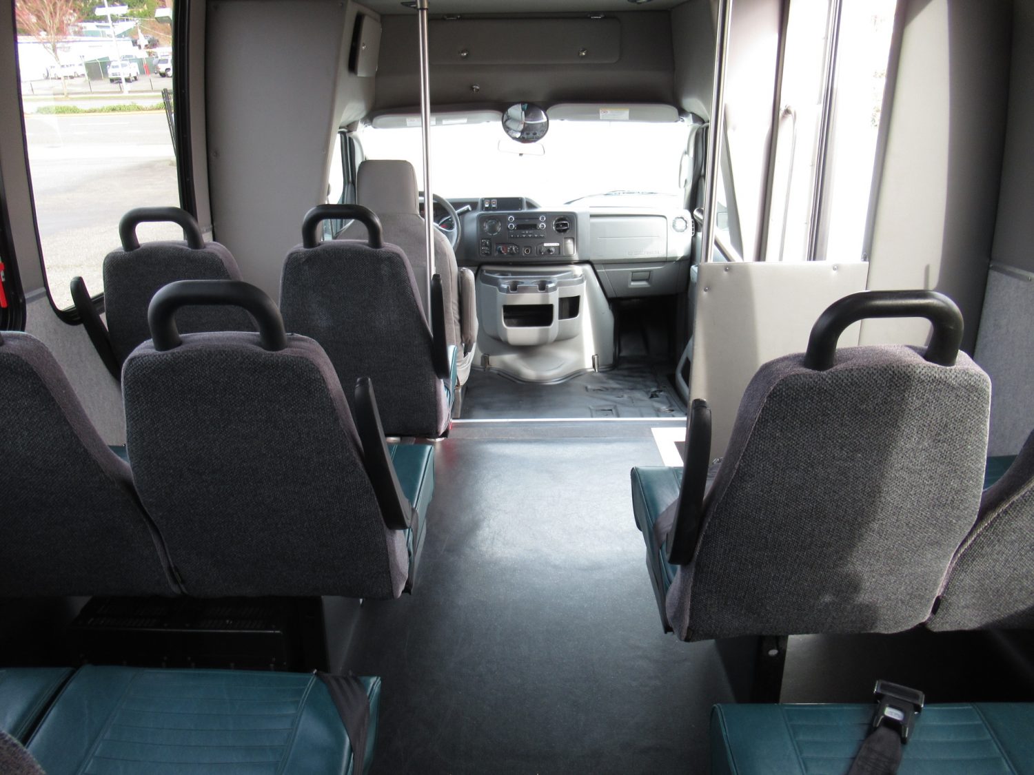 2015 Ford Ameritrans 14 + Rear Luggage Shuttle Bus - S07751 - Image 8