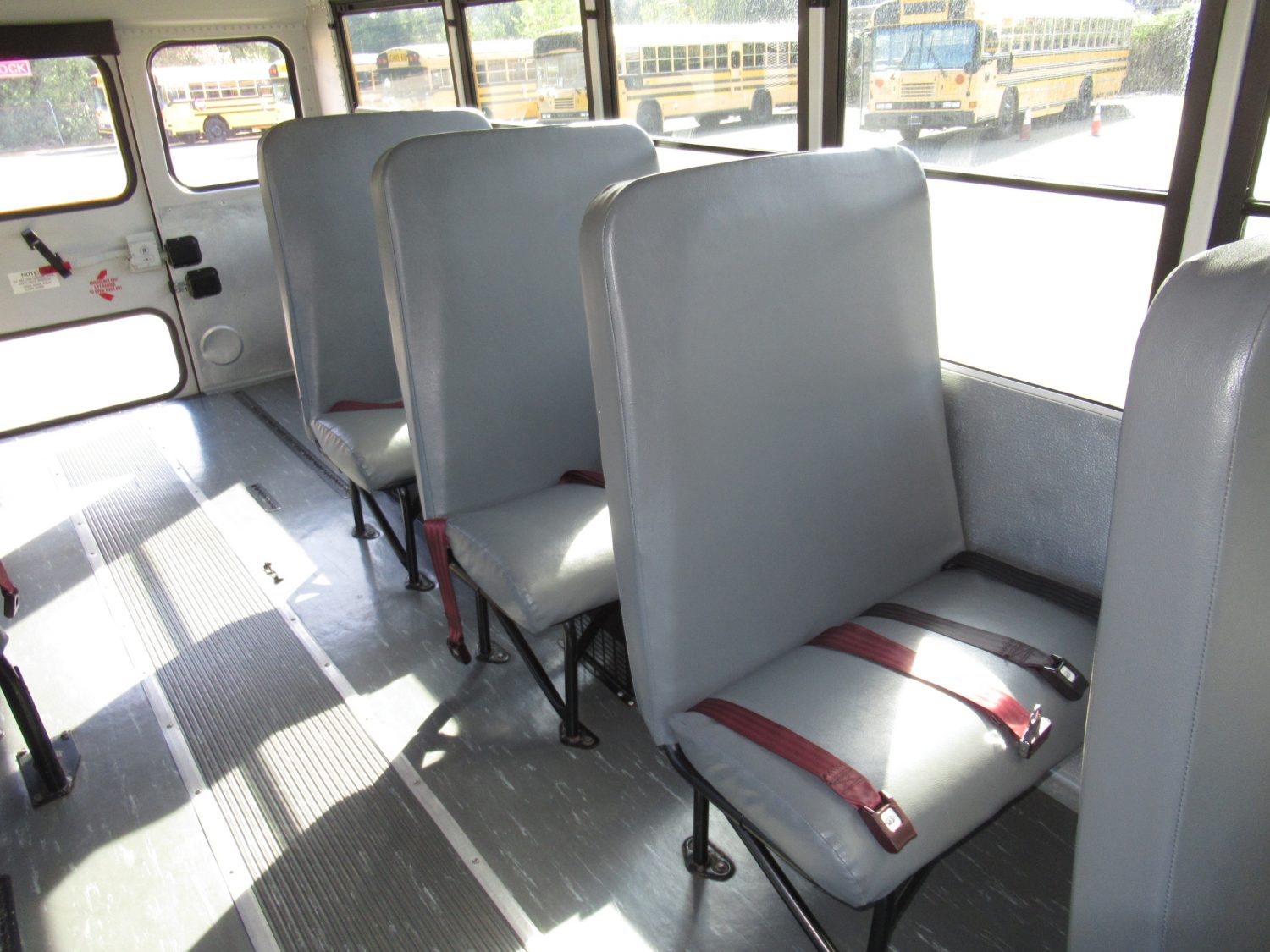 2010 Chevrolet Thomas 8 Passenger + 2 Wheelchair School Bus - B09552 - Image 7