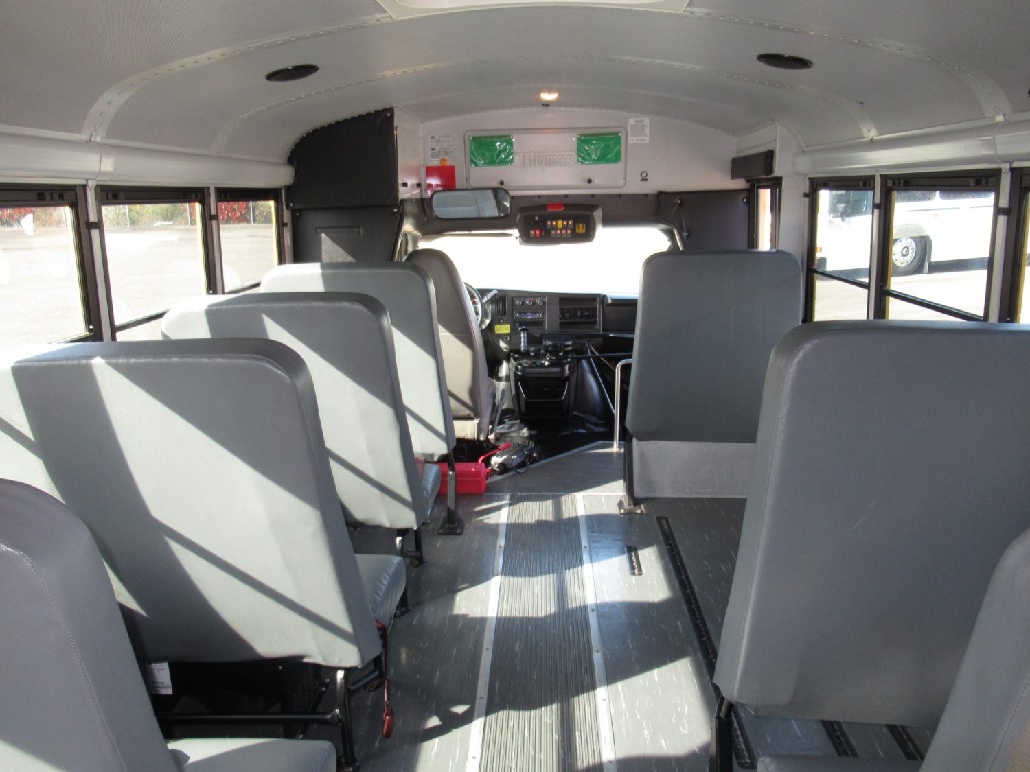 2010 Chevrolet Thomas 8 Passenger + 2 Wheelchair School Bus - B09552 - Image 10
