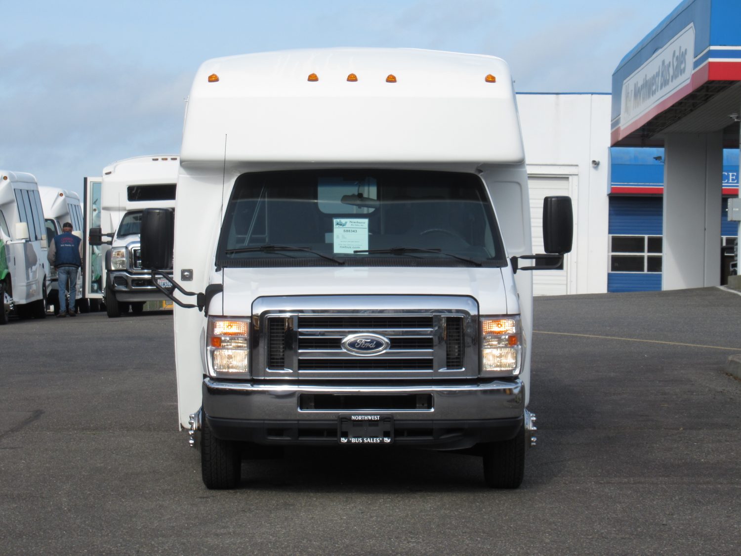 2014 Ford Goshen 12 Passenger + 2 Wheelchair Shuttle Bus - S88343 - Image 12