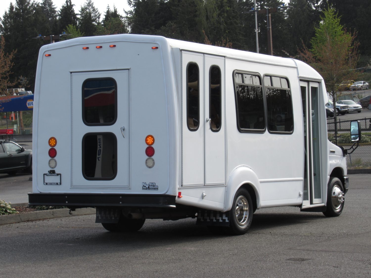 2014 Ford Goshen 12 Passenger + 2 Wheelchair Shuttle Bus - S88343 - Image 3