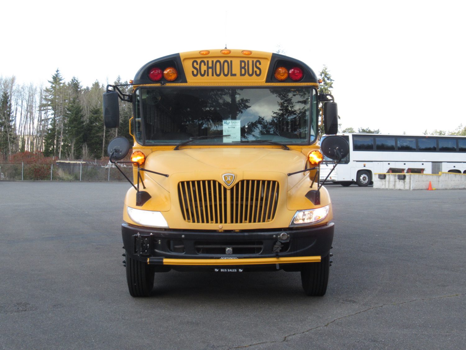 2005 IC CE-200 18+3 ADA School Bus - B87799 - Image 12