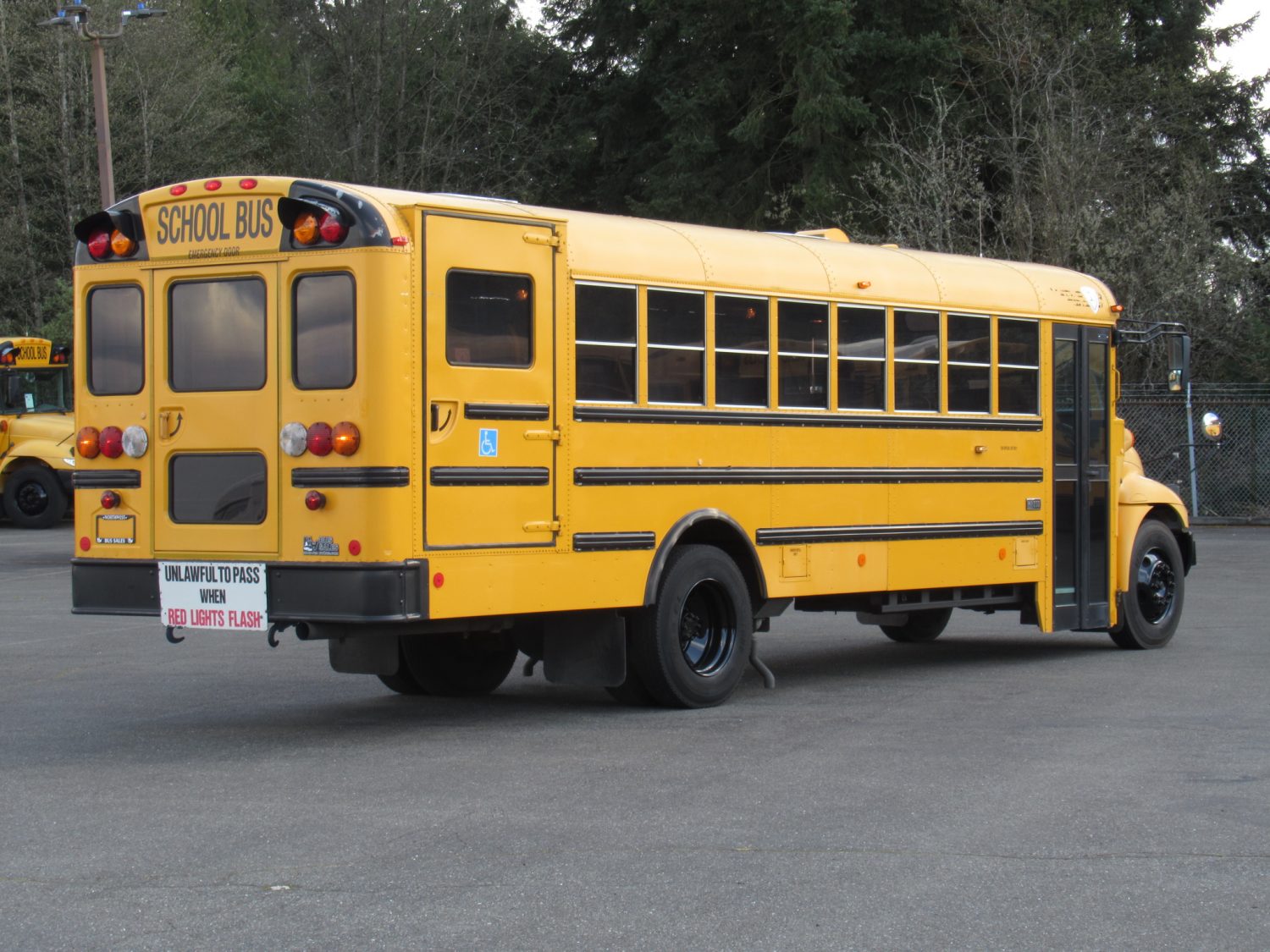 2005 IC CE-200 18+3 ADA School Bus - B87799 - Image 3