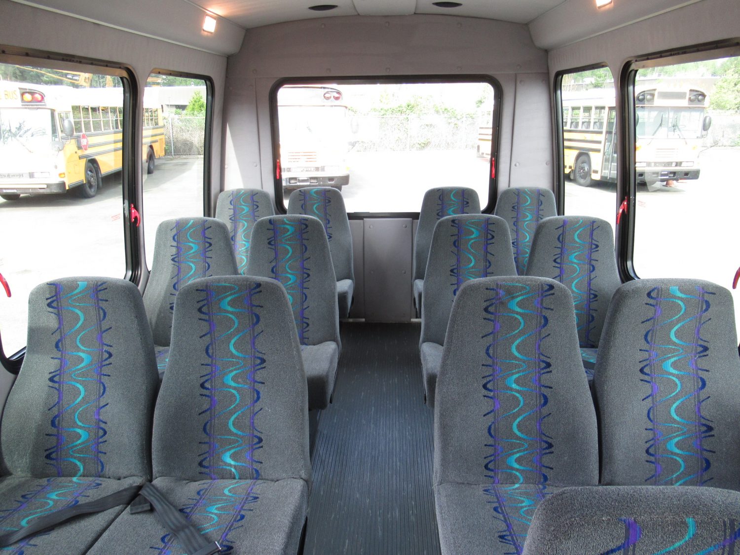 2011 Ford Starcraft Starquest 14 Passenger Shuttle Bus - S24582 - Image 6