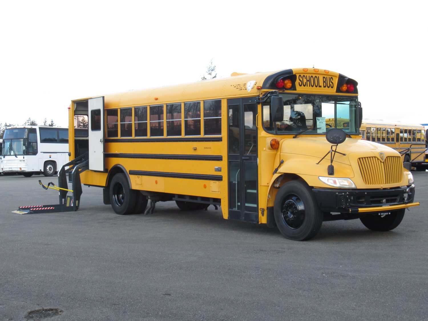 2005 IC CE-200 18+3 ADA School Bus - B87799