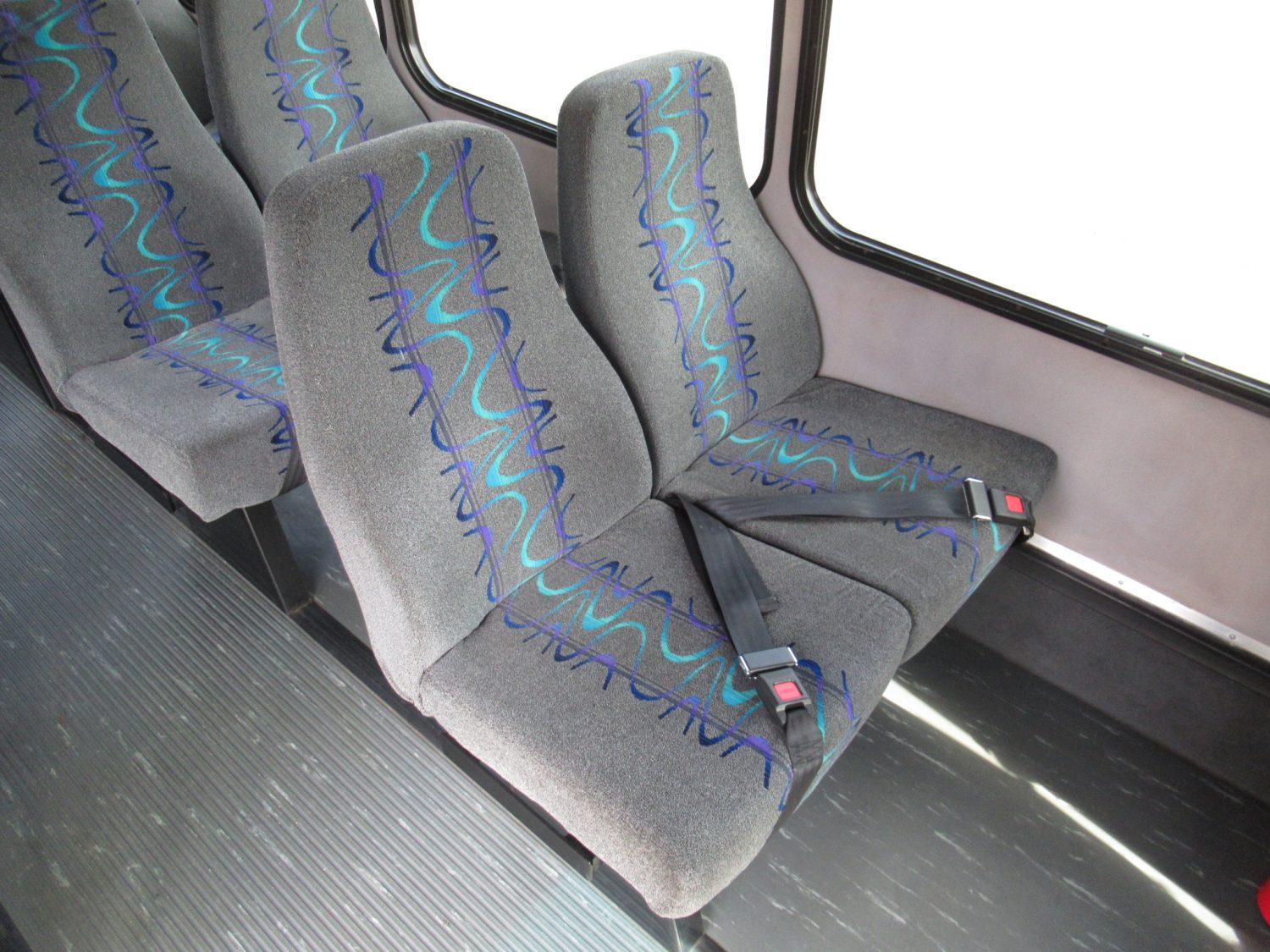 2011 Ford Starcraft Starquest 14 Passenger Shuttle Bus - S24582 - Image 9