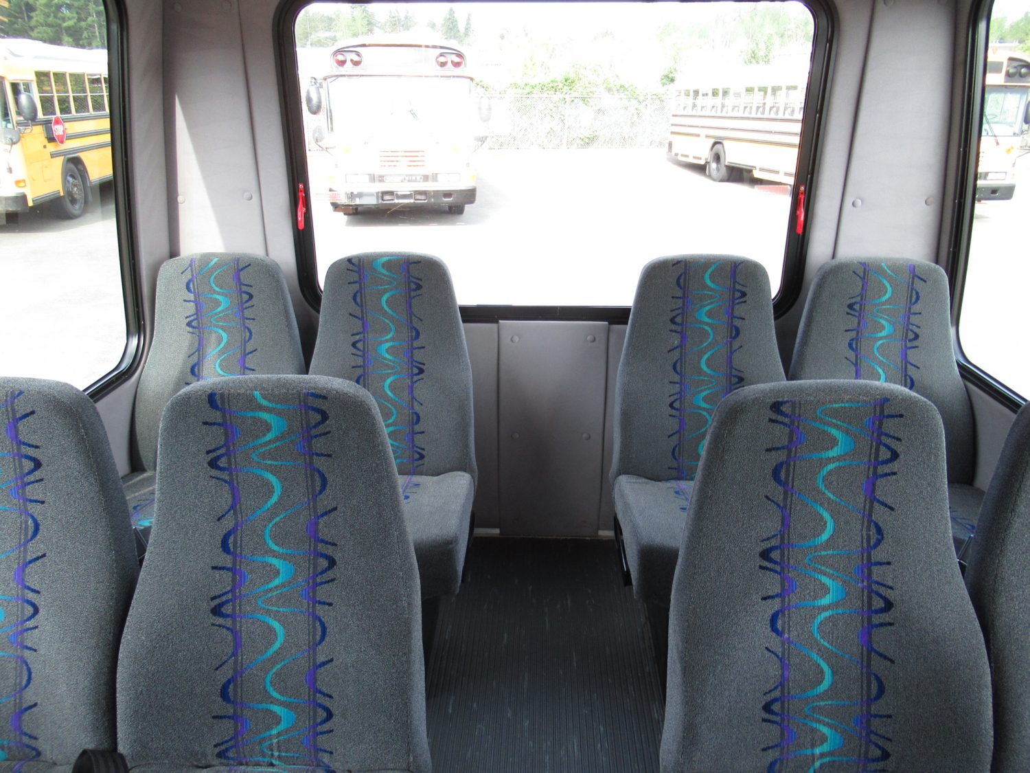 2011 Ford Starcraft Starquest 14 Passenger Shuttle Bus - S24582 - Image 7