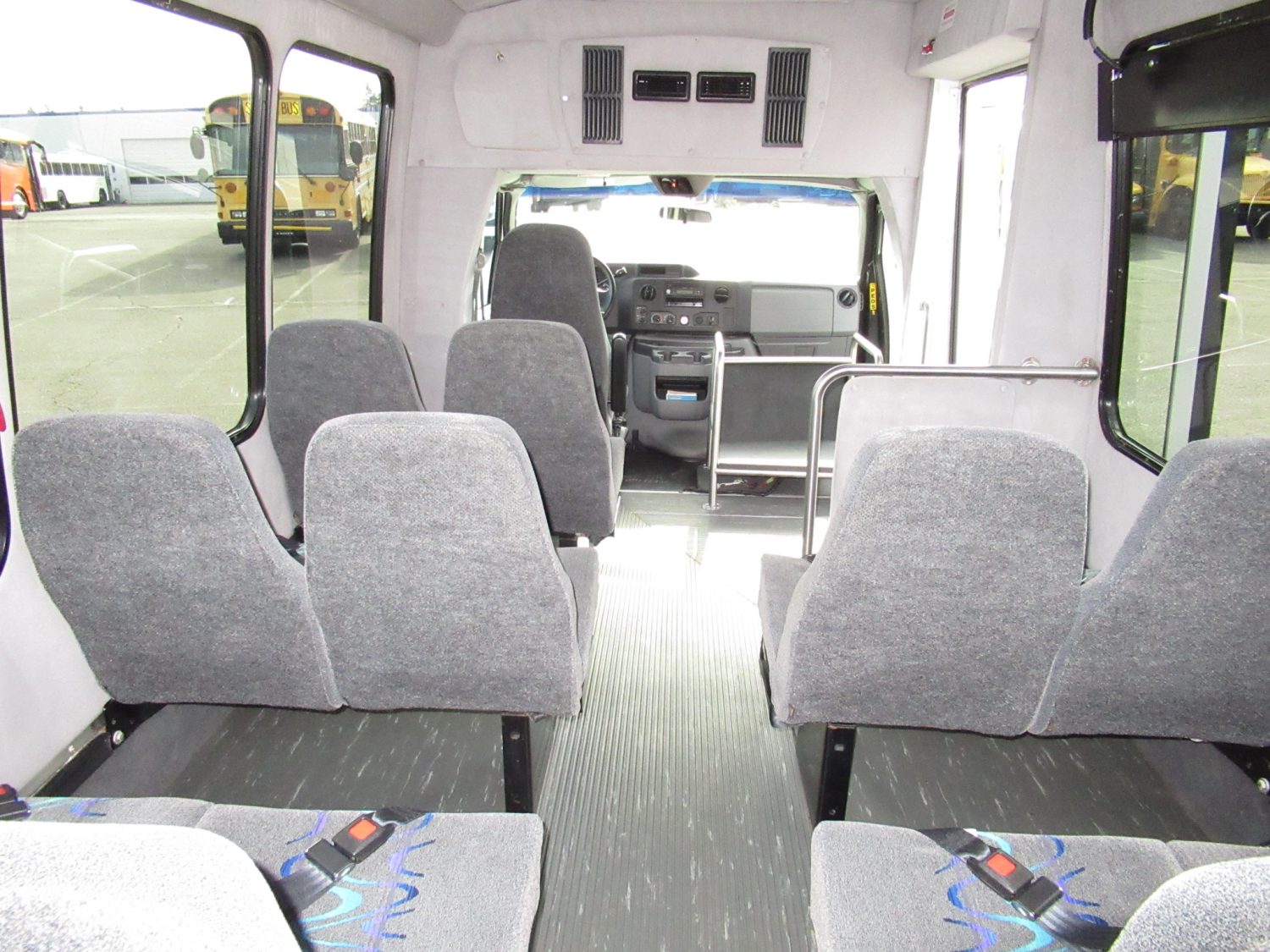 2011 Ford Starcraft Starquest 14 Passenger Shuttle Bus - S24582 - Image 8