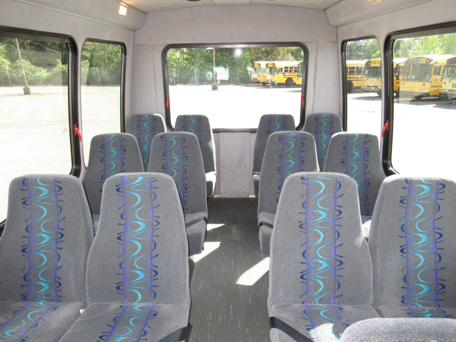 2011 Ford Starcraft Starquest 14 Passenger Shuttle Bus - S24577 - Image 6