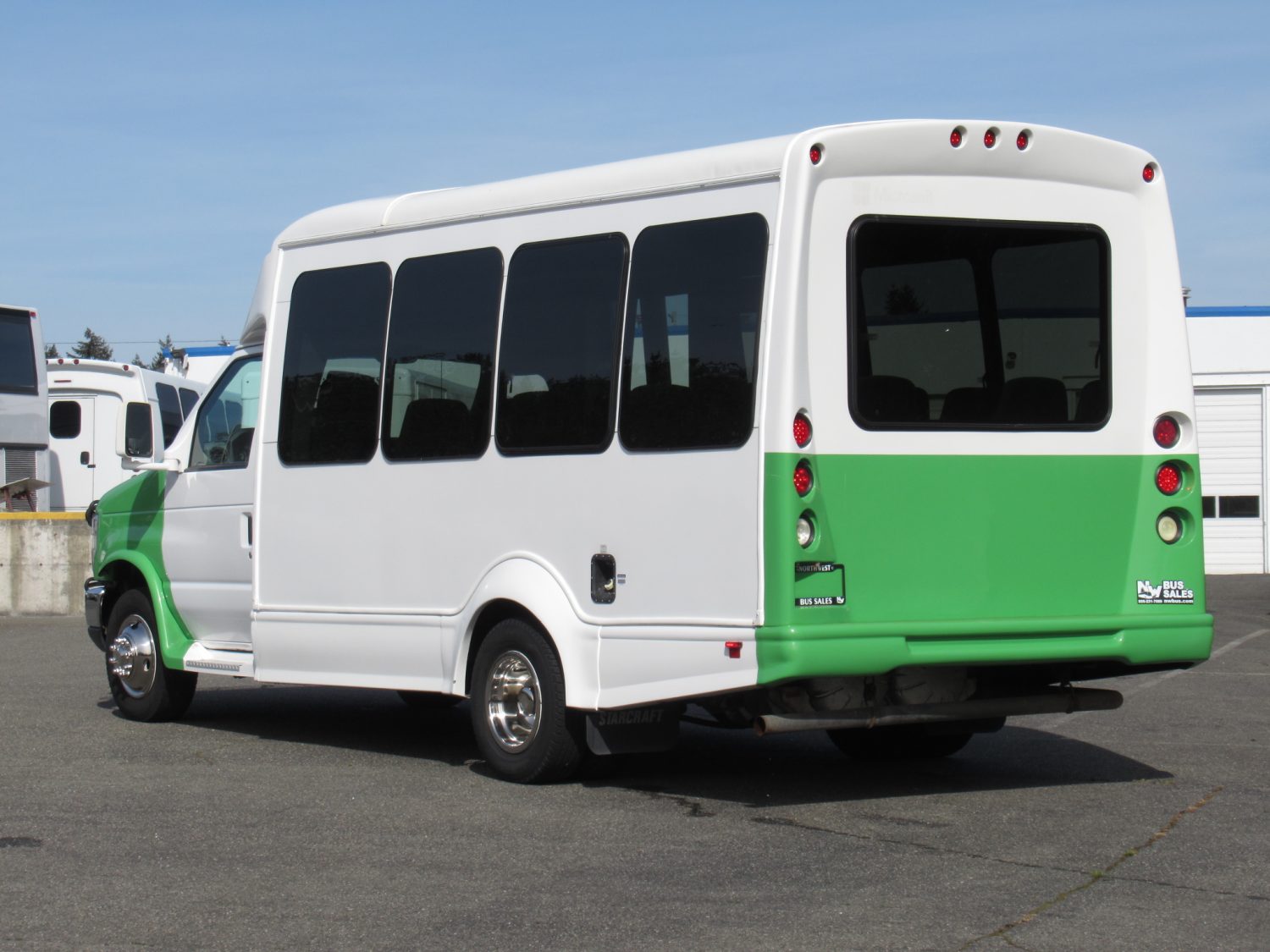 2011 Ford Starcraft Starquest 14 Passenger Shuttle Bus - S24579 - Image 4