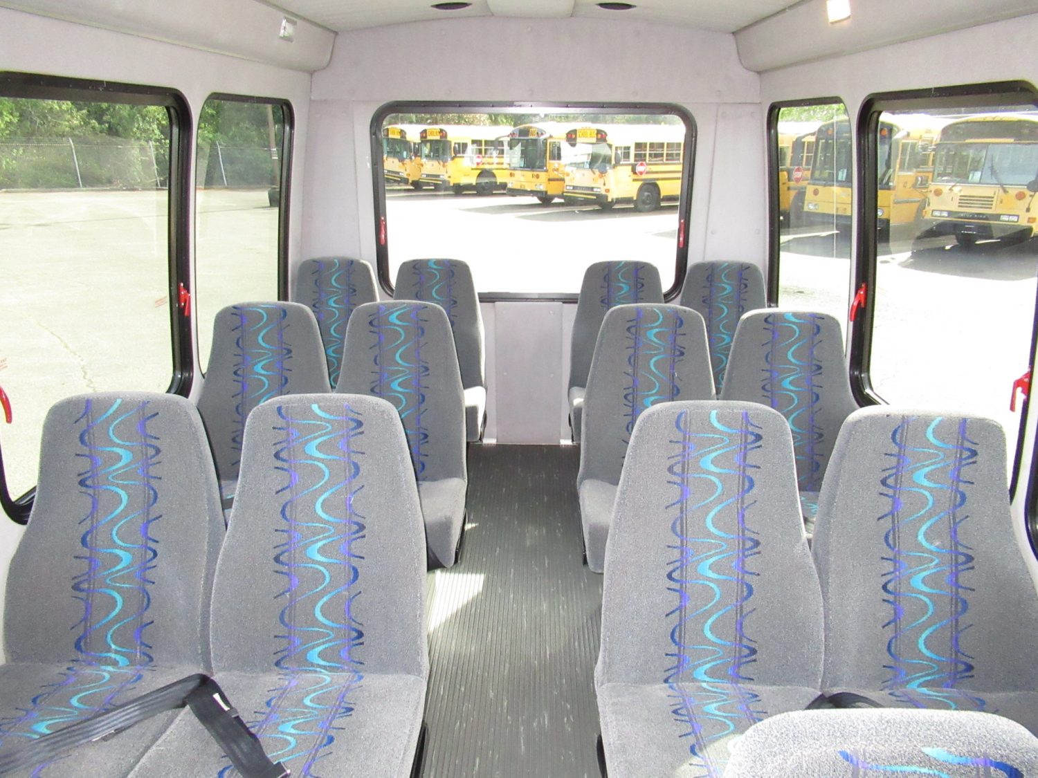 2011 Ford Starcraft Starquest 14 Passenger Shuttle Bus - S24579 - Image 6