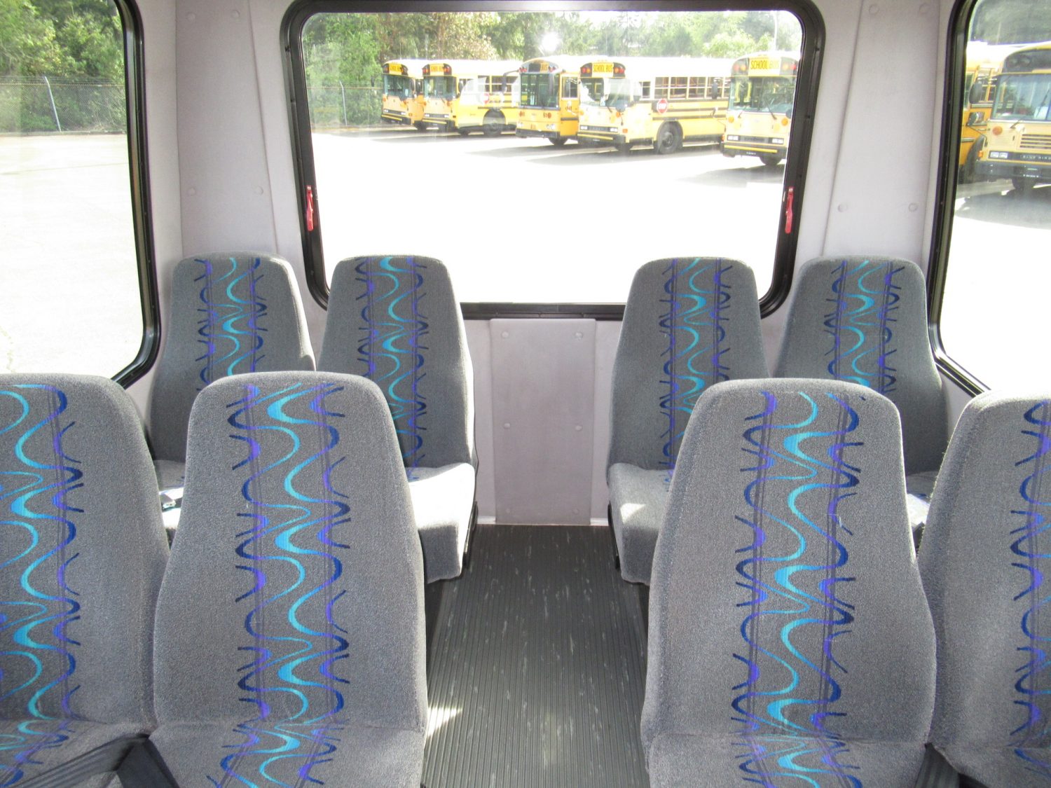 2011 Ford Starcraft Starquest 14 Passenger Shuttle Bus - S24579 - Image 7