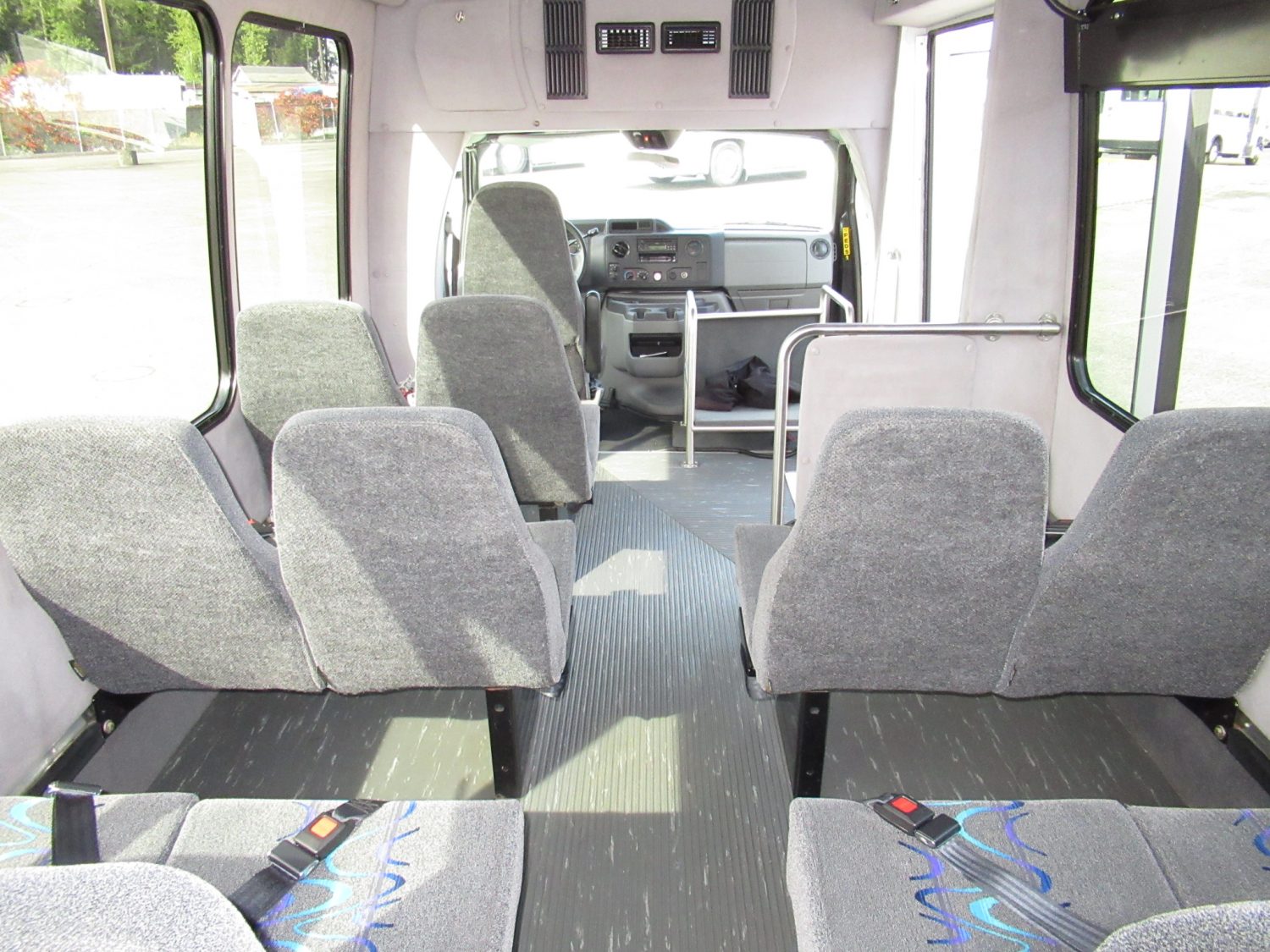 2011 Ford Starcraft Starquest 14 Passenger Shuttle Bus - S24579 - Image 9