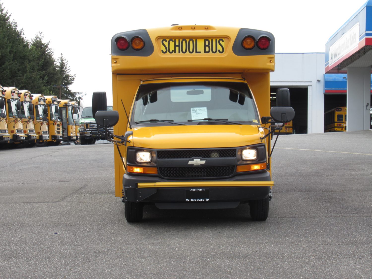 2010 Chevrolet Collins Grand Bantam 12+1 ADA School Bus - B71331 - Image 12