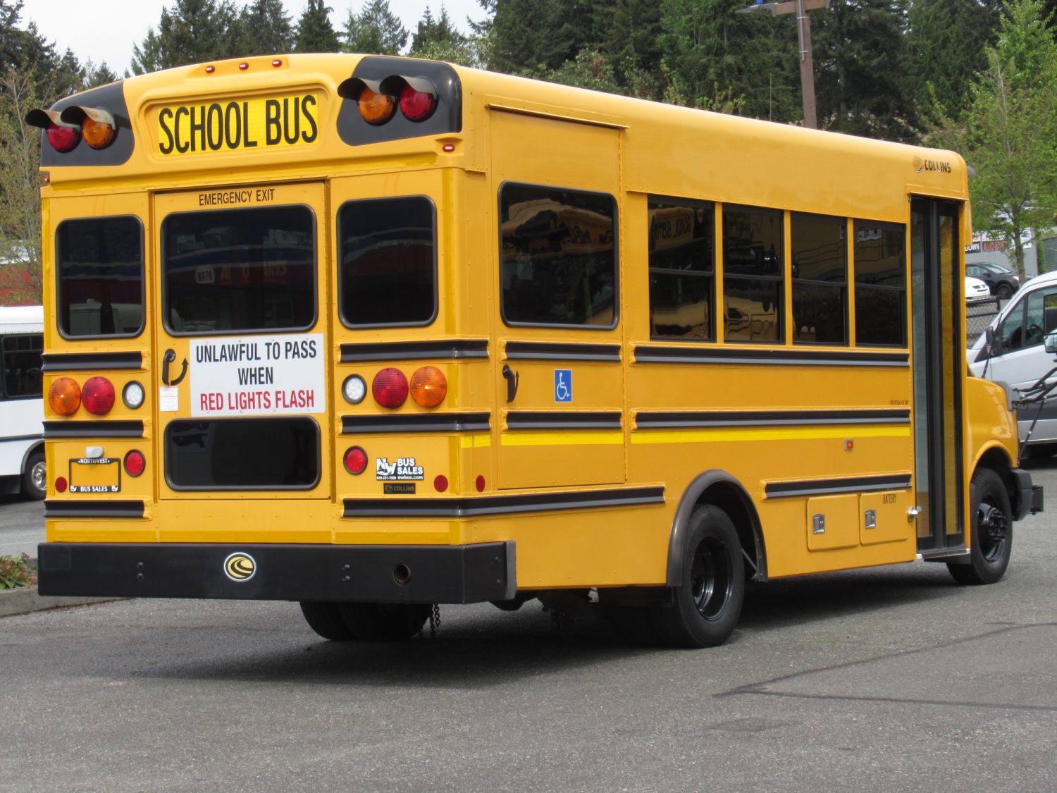 2010 Chevrolet Collins Grand Bantam 12+1 ADA School Bus - B71331 - Image 3