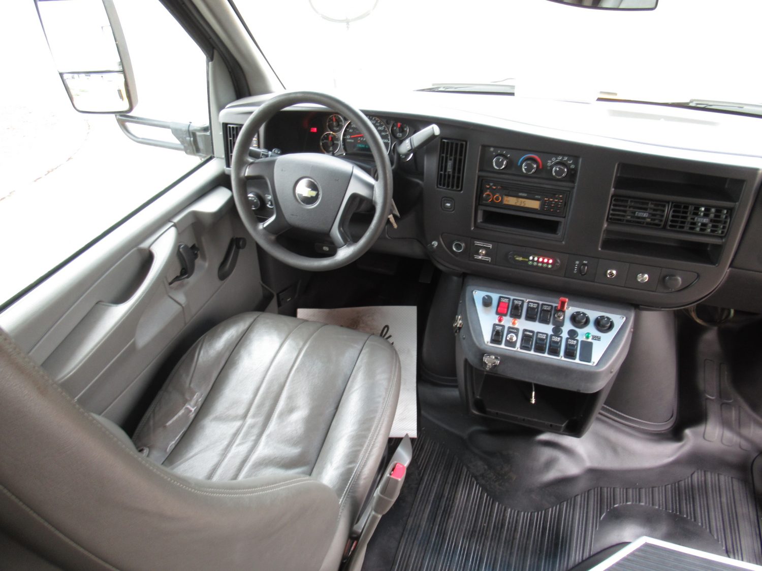 2010 Chevrolet Collins Grand Bantam 12+1 ADA School Bus - B71331 - Image 5