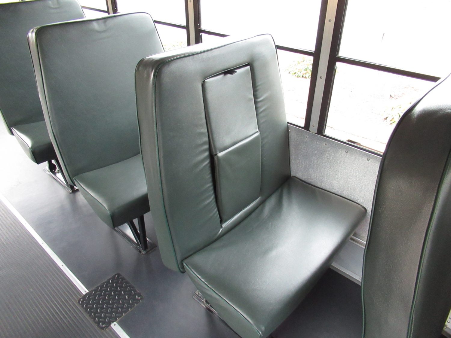 2010 Chevrolet Collins Grand Bantam 12+1 ADA School Bus - B71331 - Image 8