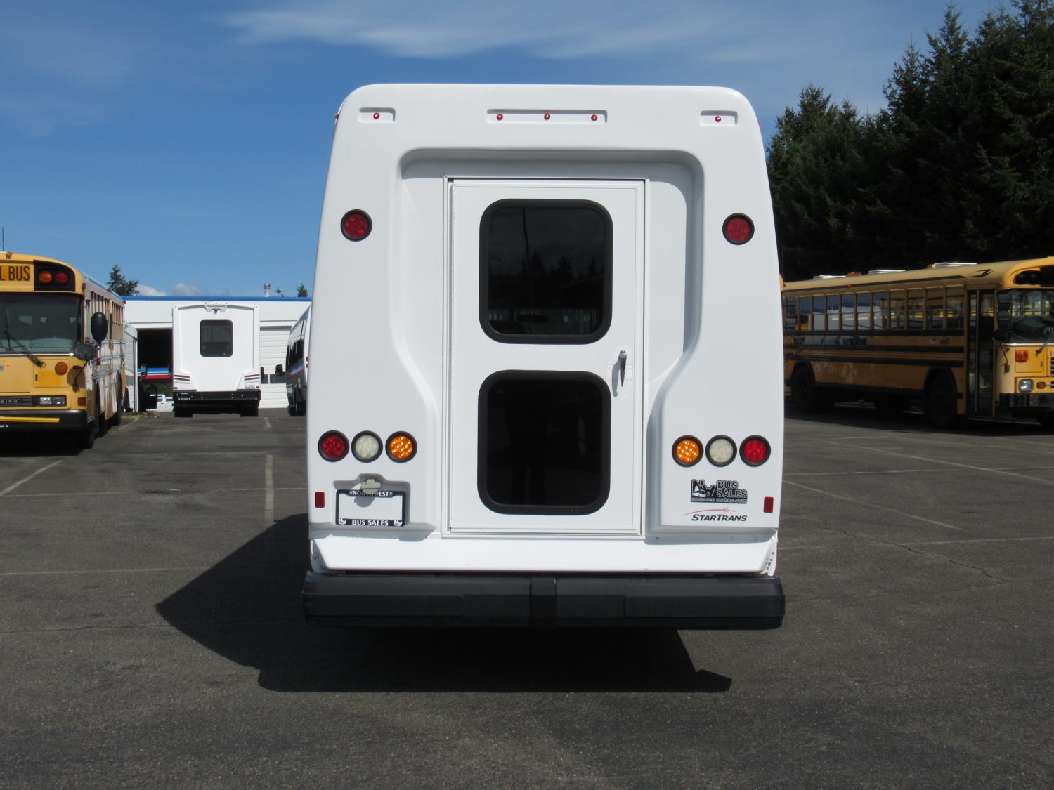 2014 Ford Startrans 4 + 2 ADA Shuttle Bus - S10386 - Image 11
