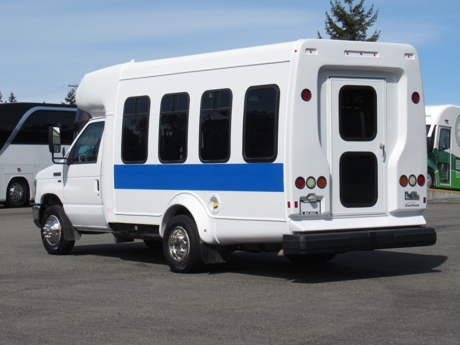 2014 Ford Startrans 4 + 2 ADA Shuttle Bus - S10386 - Image 4