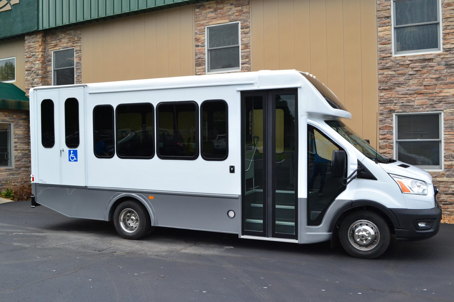 2021 Turtle Top Terra Transit 8+2 Shuttle Bus - 21042